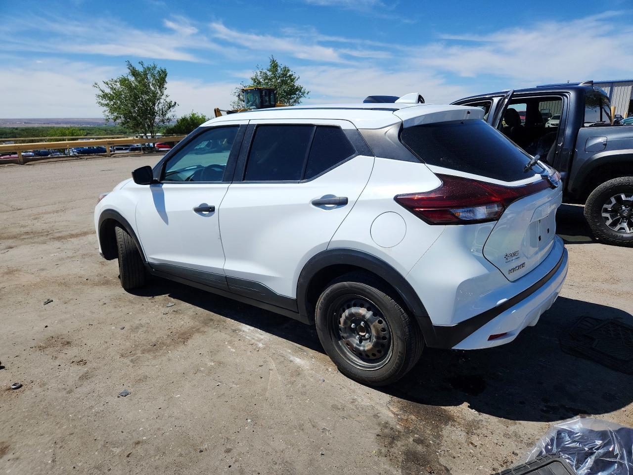 2021 Nissan Kicks S - Фото 2