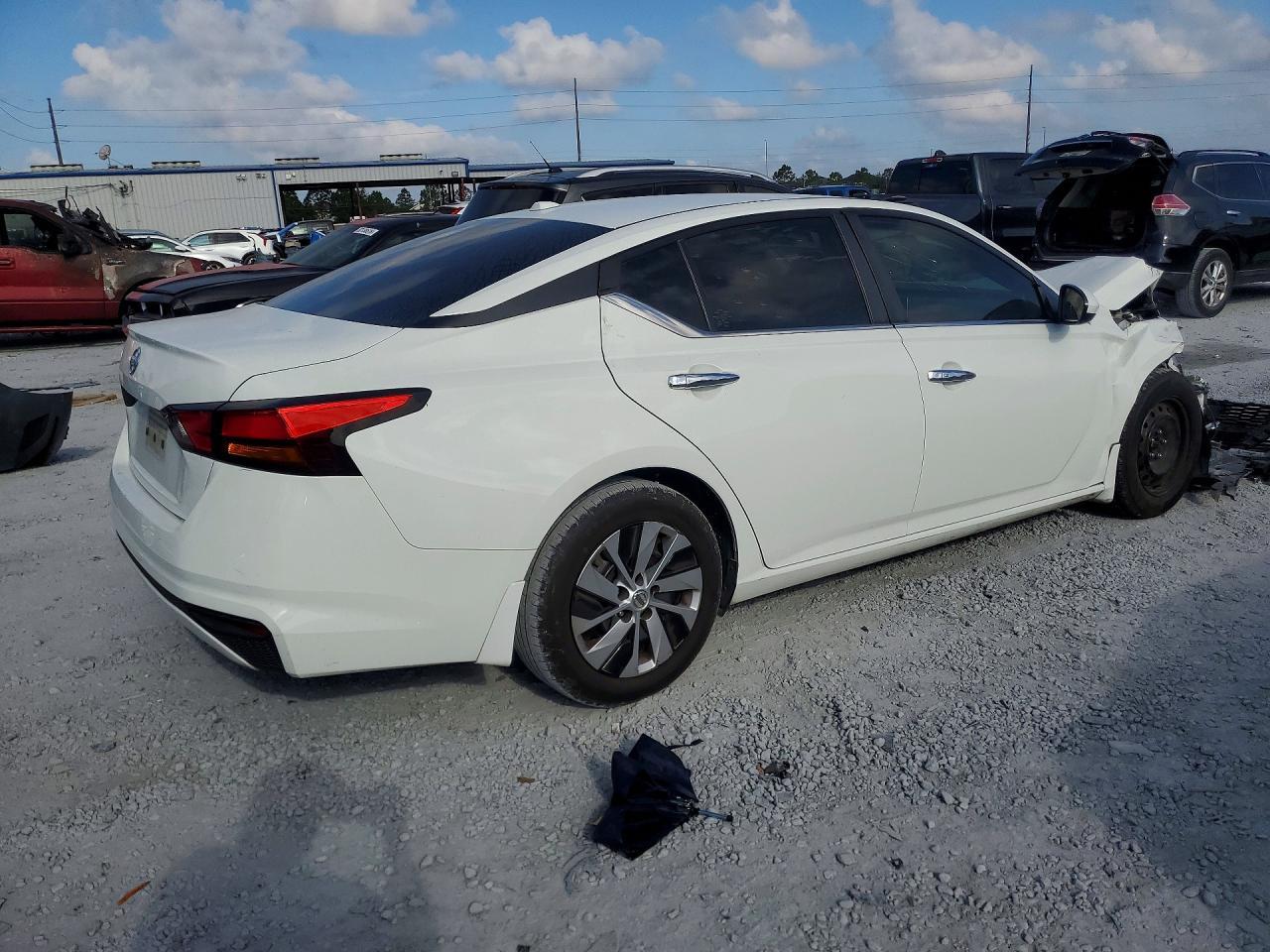 2020 Nissan Altima S - Image 3