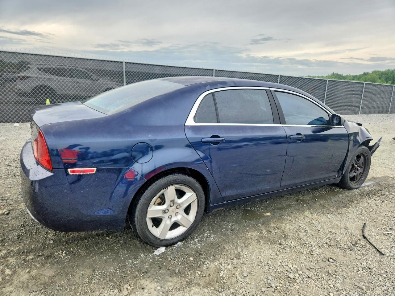 2009 Chevrolet Malibu Ls - Image 3