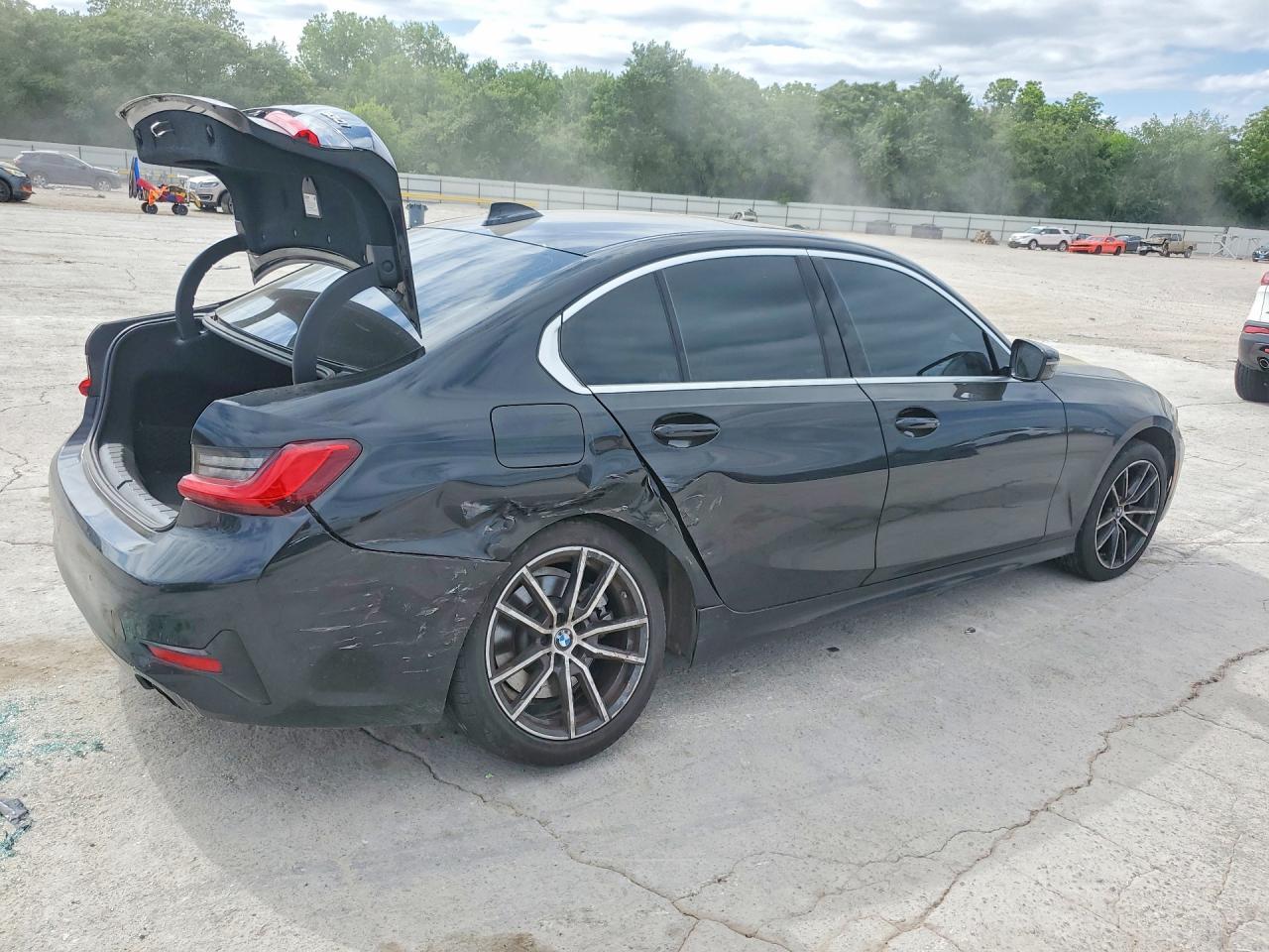 2020 BMW 330I - Фото 3