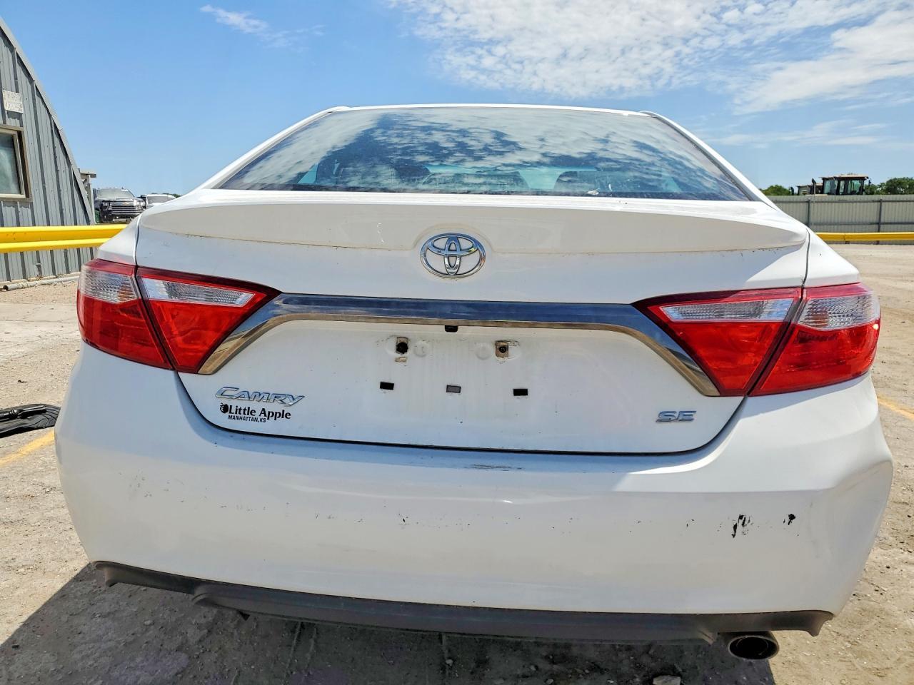 2017 Toyota Camry Se - Image 6