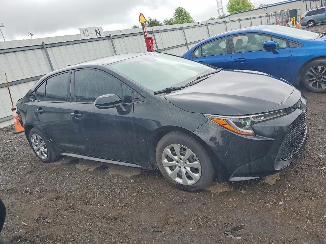 2021 Toyota Corolla Le - Image 4