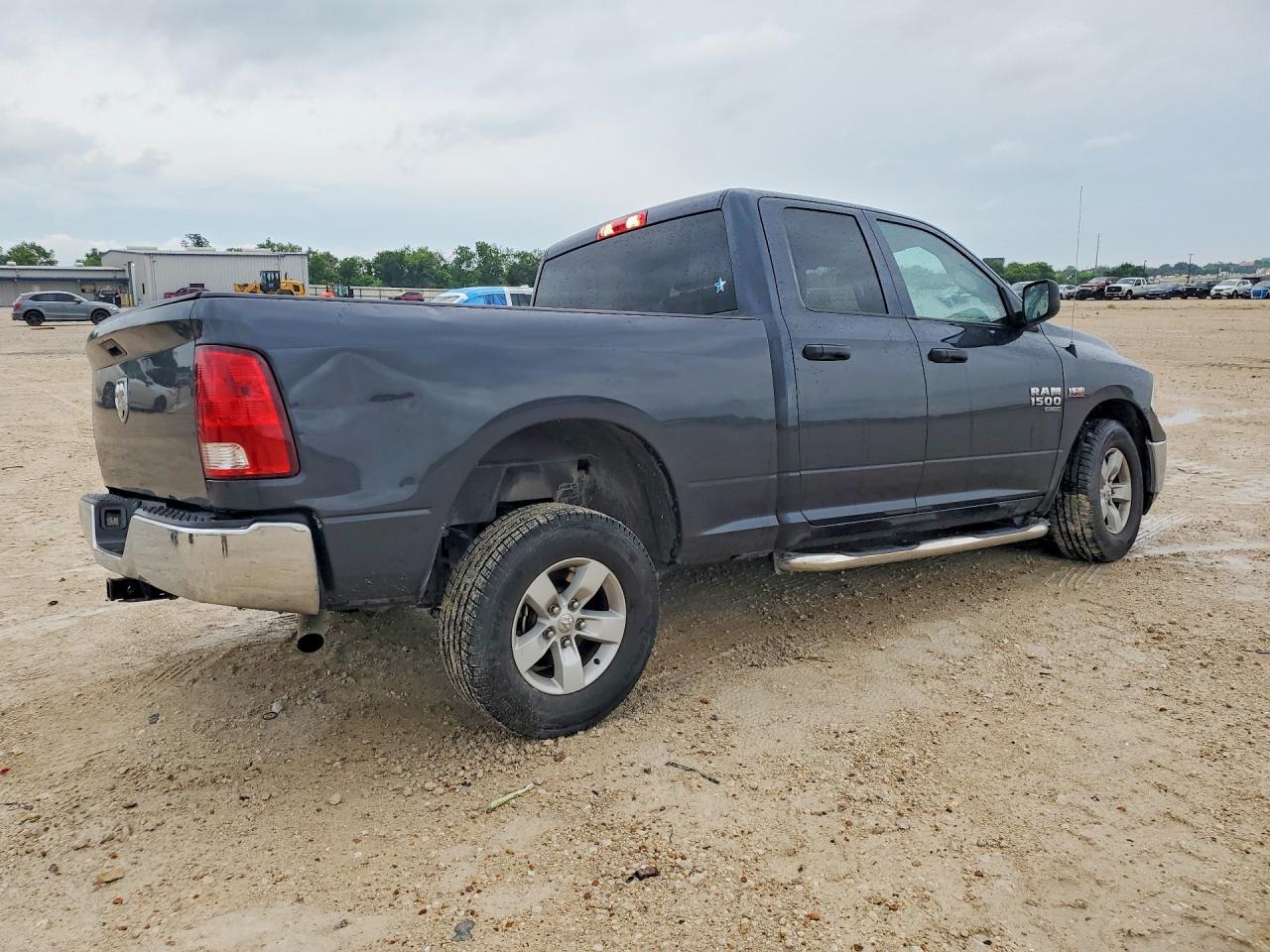 2019 Ram 1500 Classic Tradesman - Фото 3