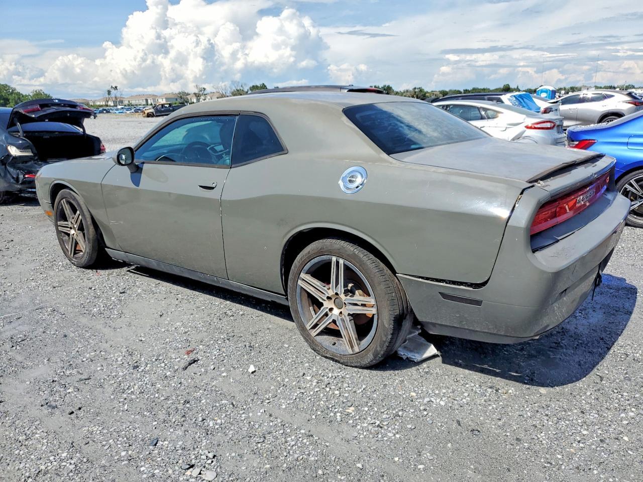 2011 Dodge Challenger - Image 2