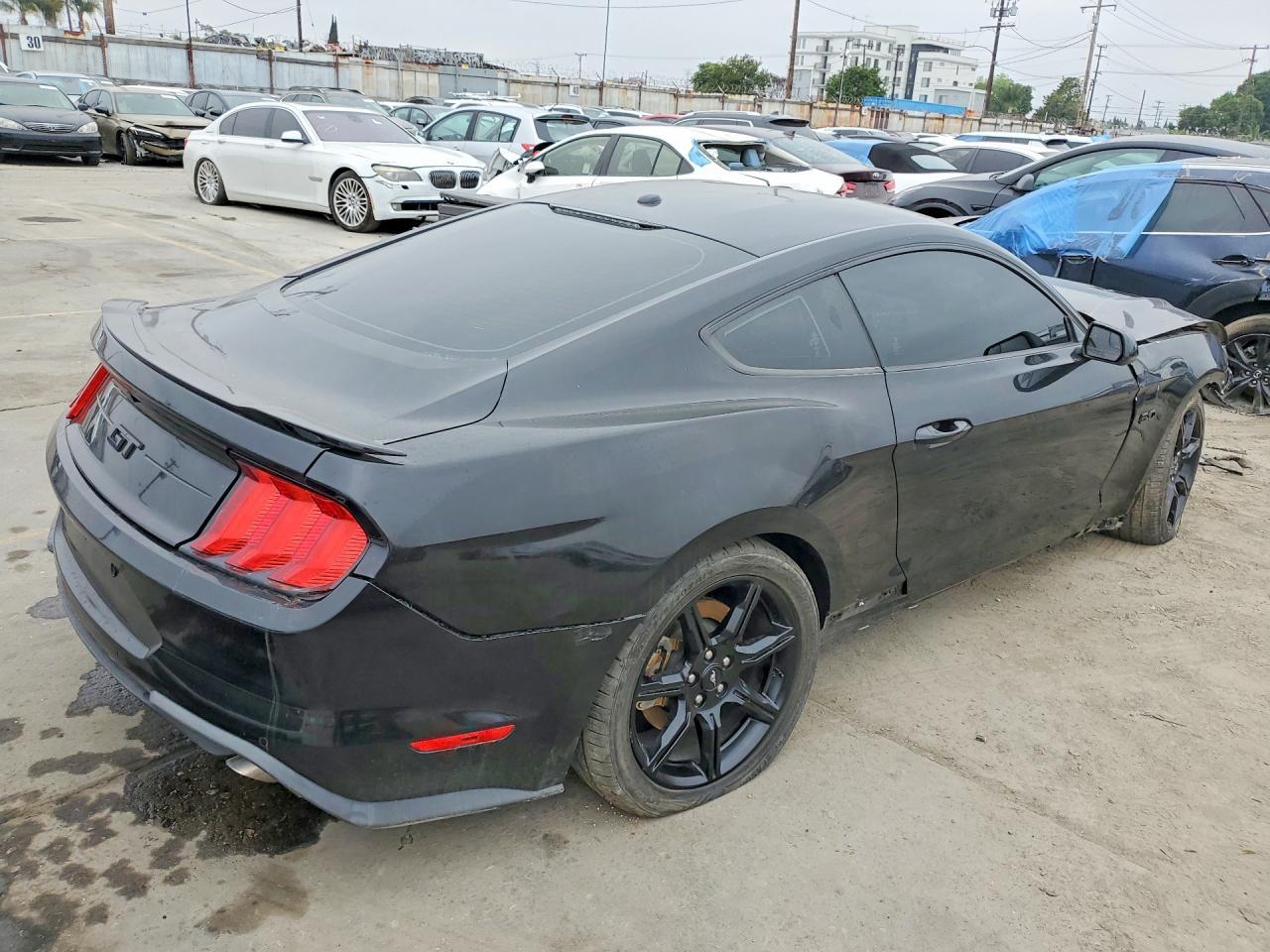2020 Ford Mustang Gt - Фото 3