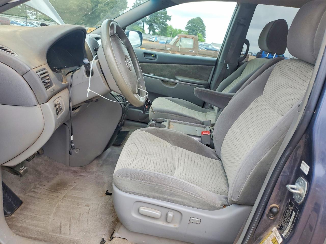 2009 Toyota Sienna Le 7-Passenger - Фото 7