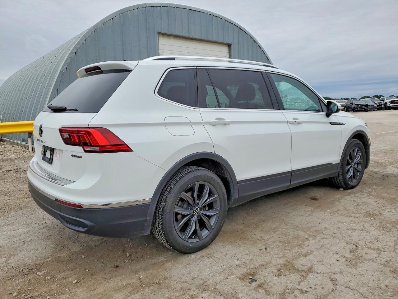 2024 Volkswagen Tiguan Se - Фото 3