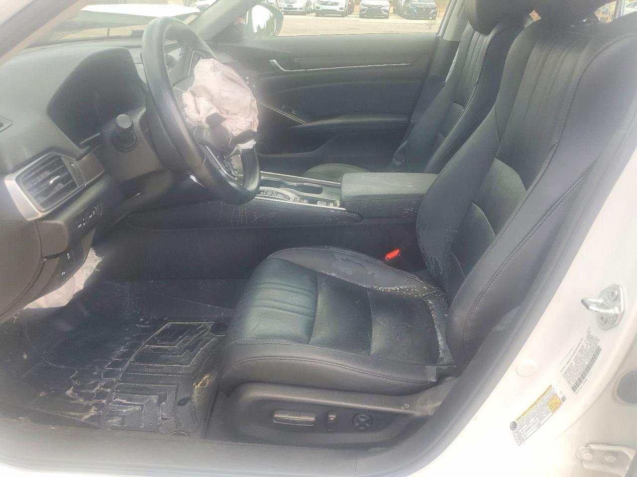 2021 Honda Accord Touring Hybrid - Image 7