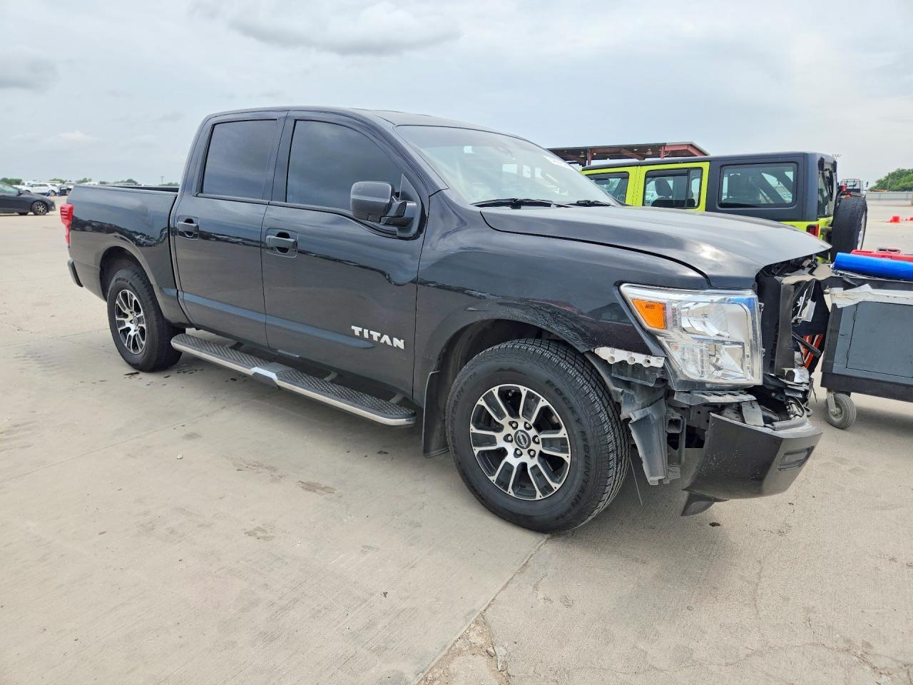 2023 Nissan Titan S - Image 4