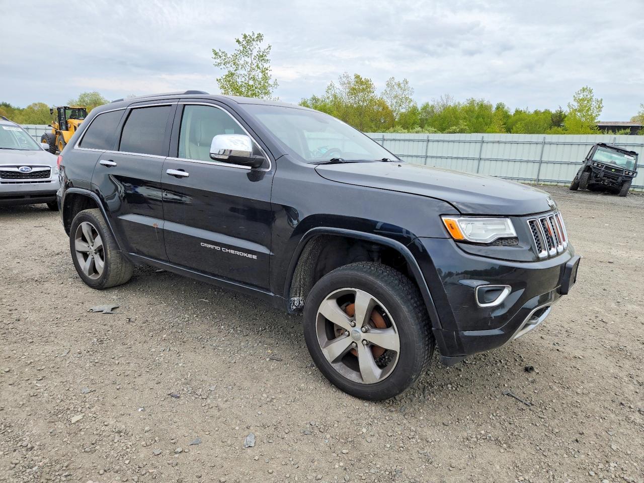 2015 Jeep Grand Cherokee Overland - Image 4