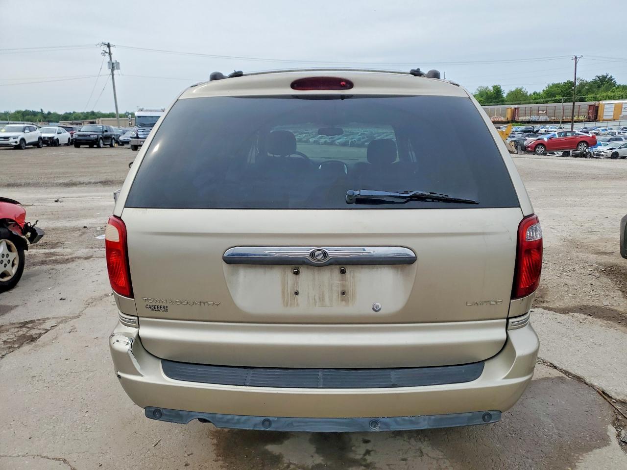 2005 Chrysler Town & Country Limited - Фото 6