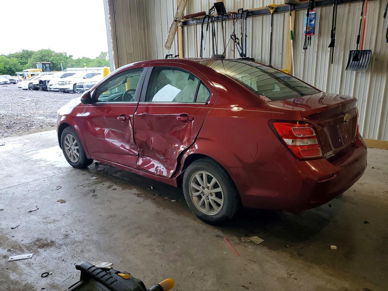 2019 Chevrolet Sonic Lt - Фото 2