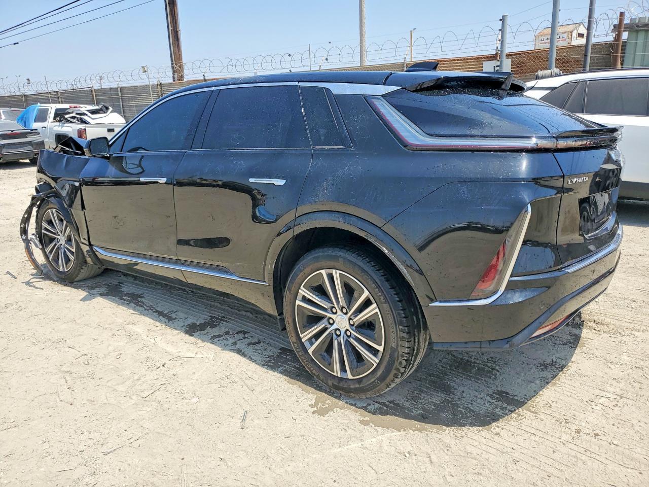 2024 Cadillac Lyriq Luxury - Image 2