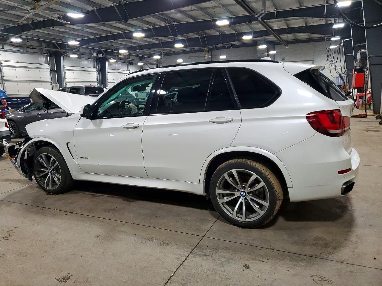 2017 BMW X5 xDrive35I - Фото 2