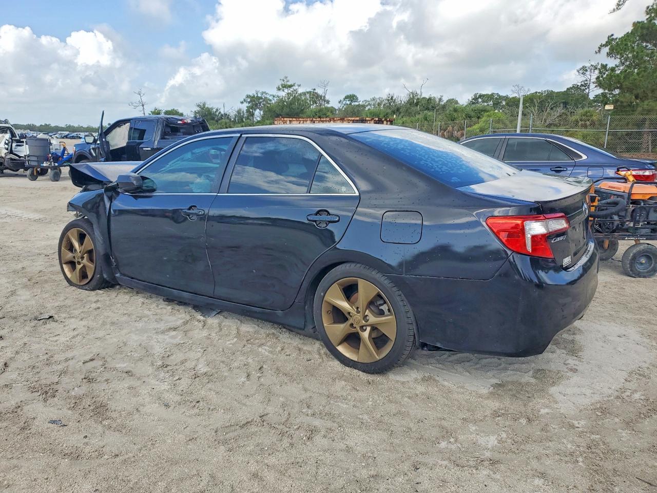 2014 Toyota Camry Se Sport - Фото 2