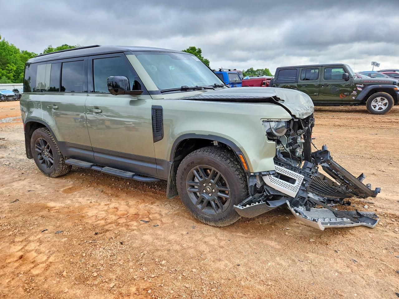 2025 Land Rover Defender 110 S - Фото 4