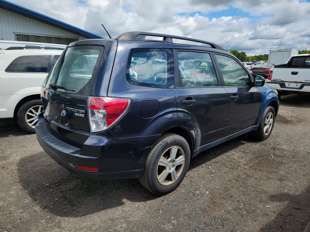 2013 Subaru Forester 2.5X - Фото 3