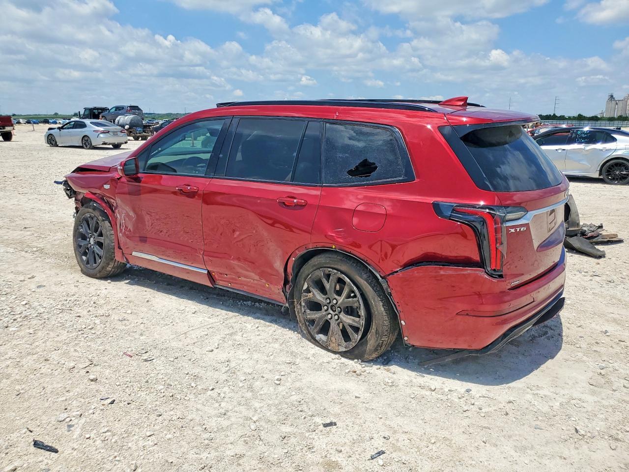 2020 Cadillac Xt6 Sport - Image 2