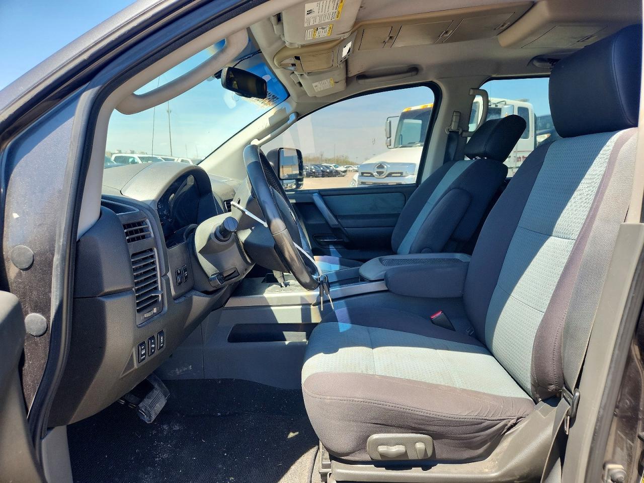 2007 Nissan Titan Xe - Image 7