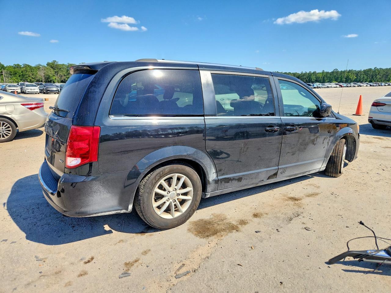 2020 Dodge Grand Caravan Sxt - Image 3