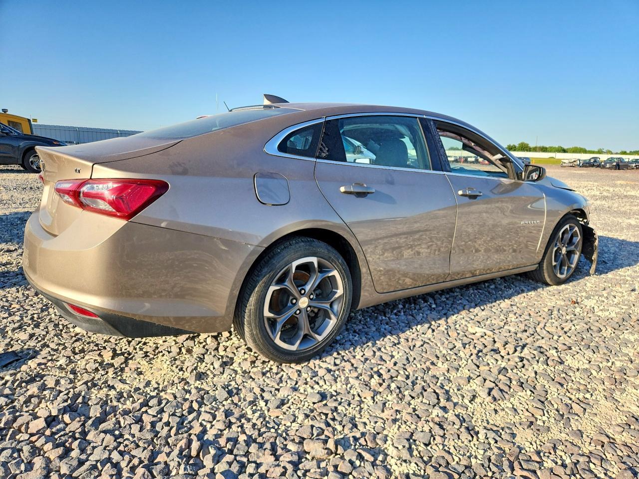 2022 Chevrolet Malibu Lt - Фото 3