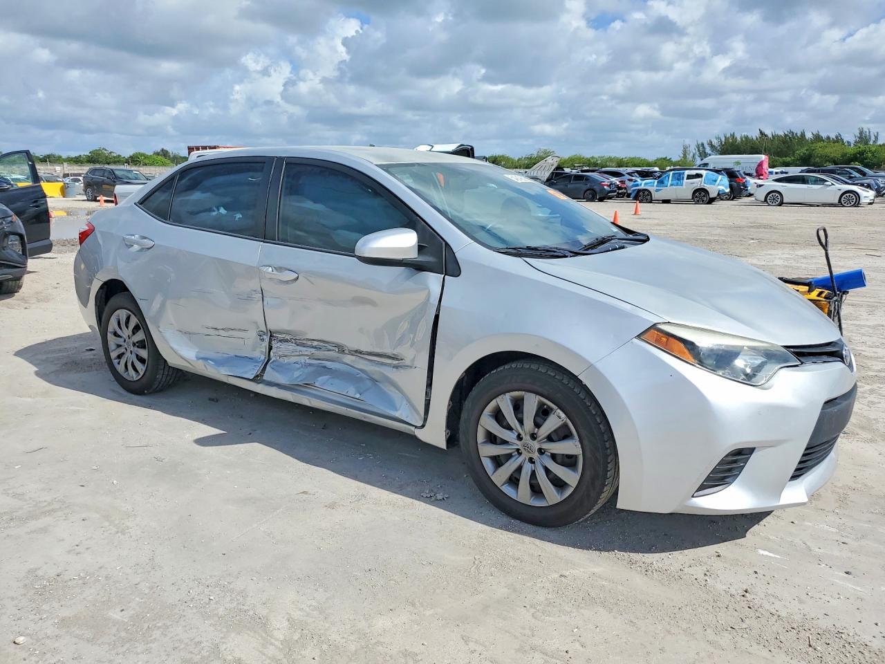 2015 Toyota Corolla Le - Image 4