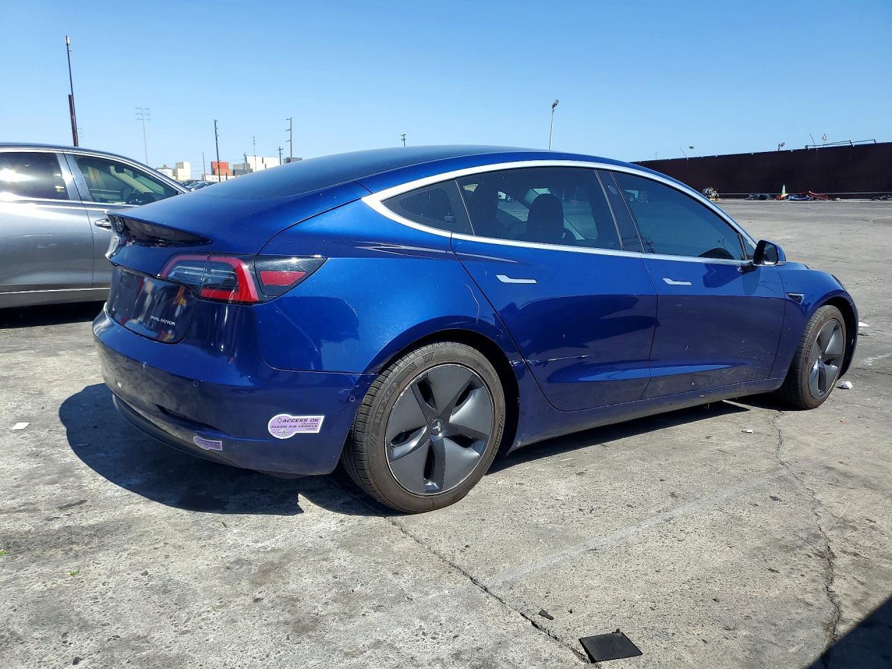 2018 Tesla Model 3 - Image 3