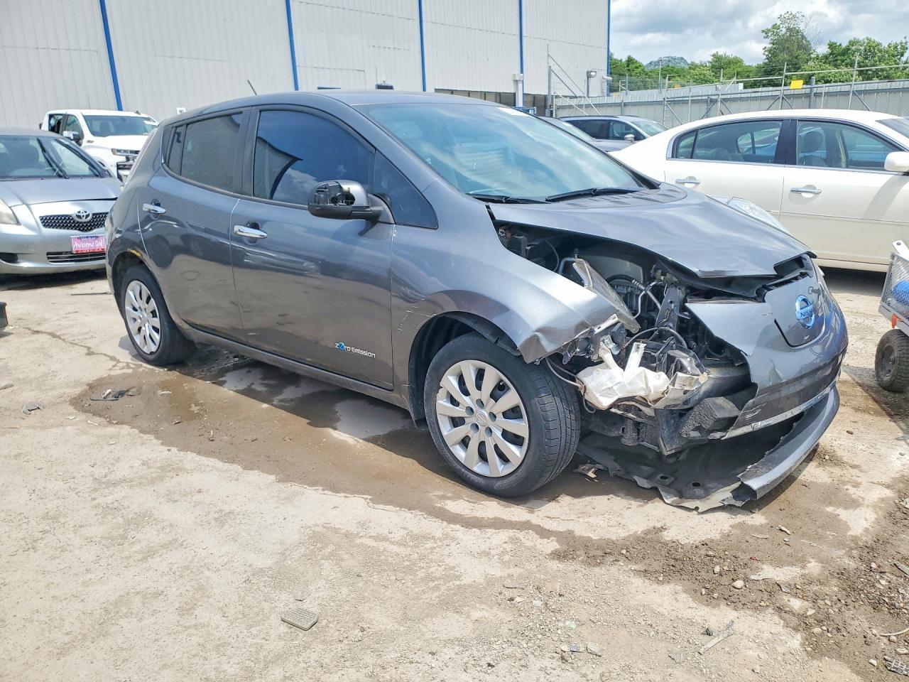 2017 Nissan Leaf S - Фото 4