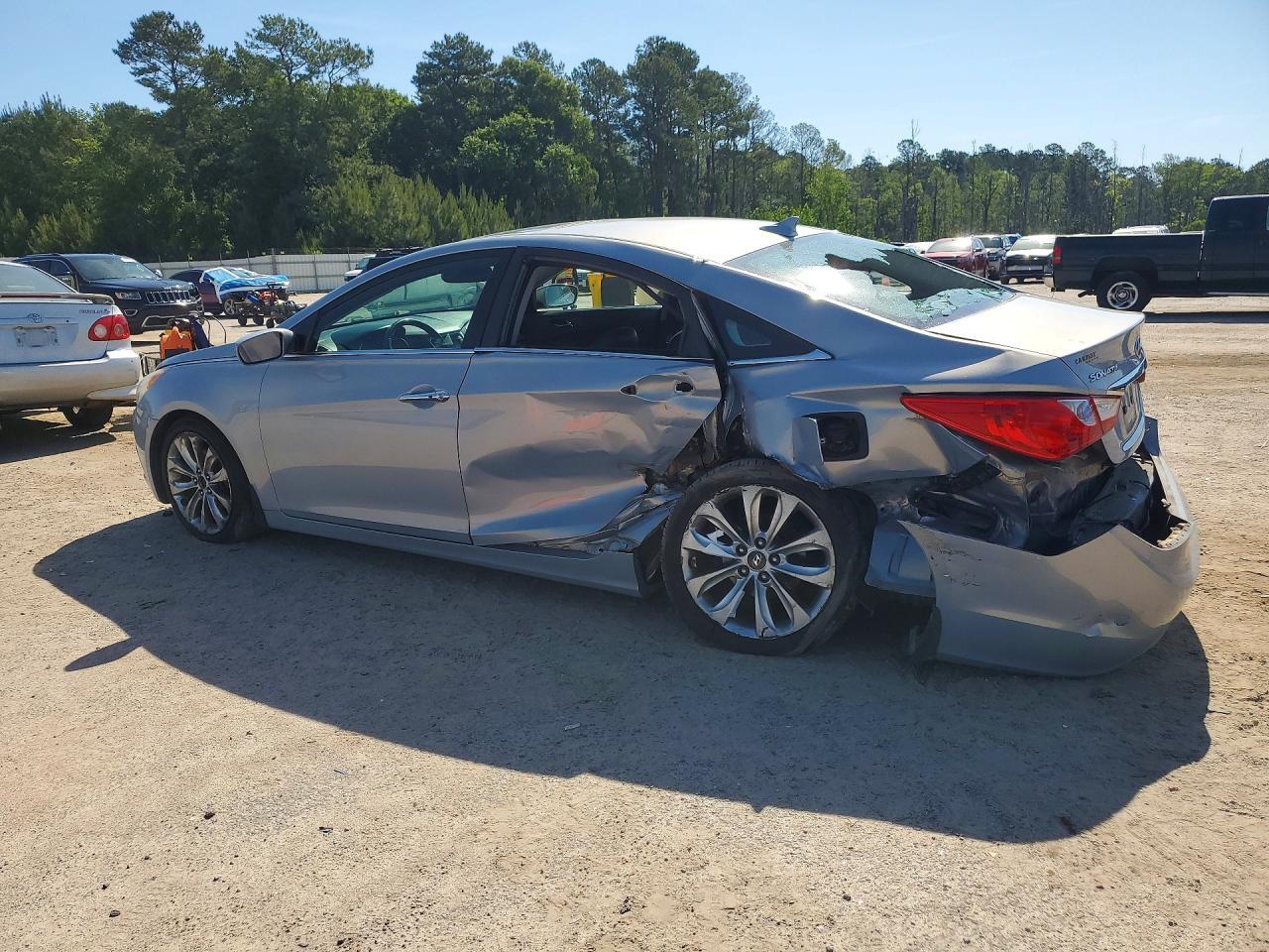 2011 Hyundai Sonata Se - Image 2