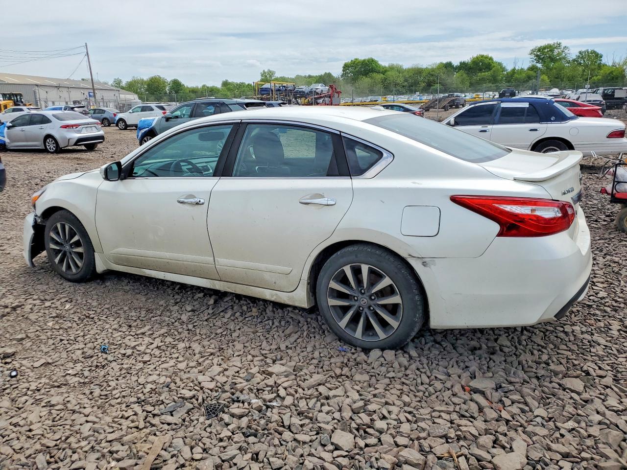 2016 Nissan Altima S/L - Image 2