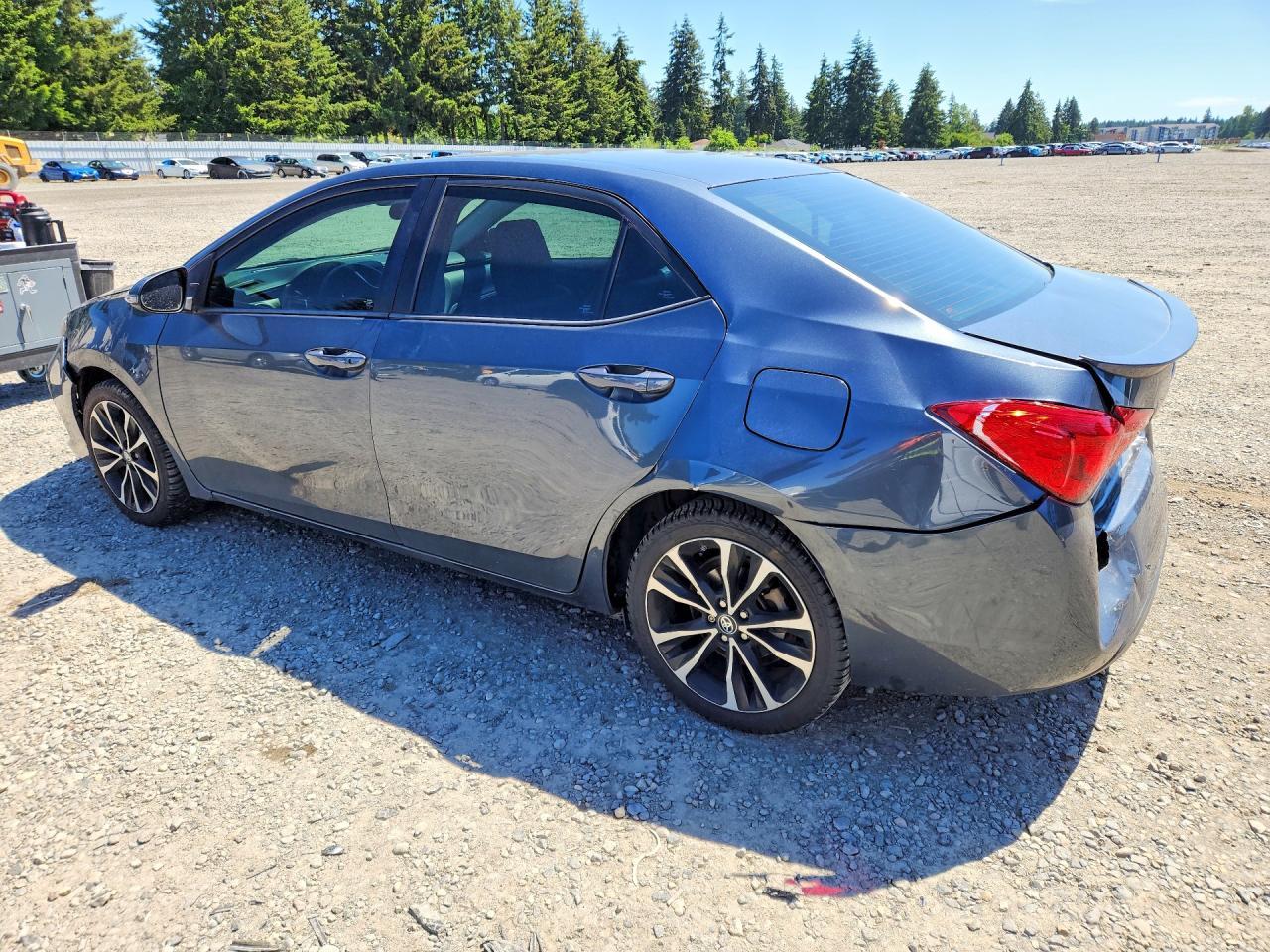 2017 Toyota Corolla Se - Image 2