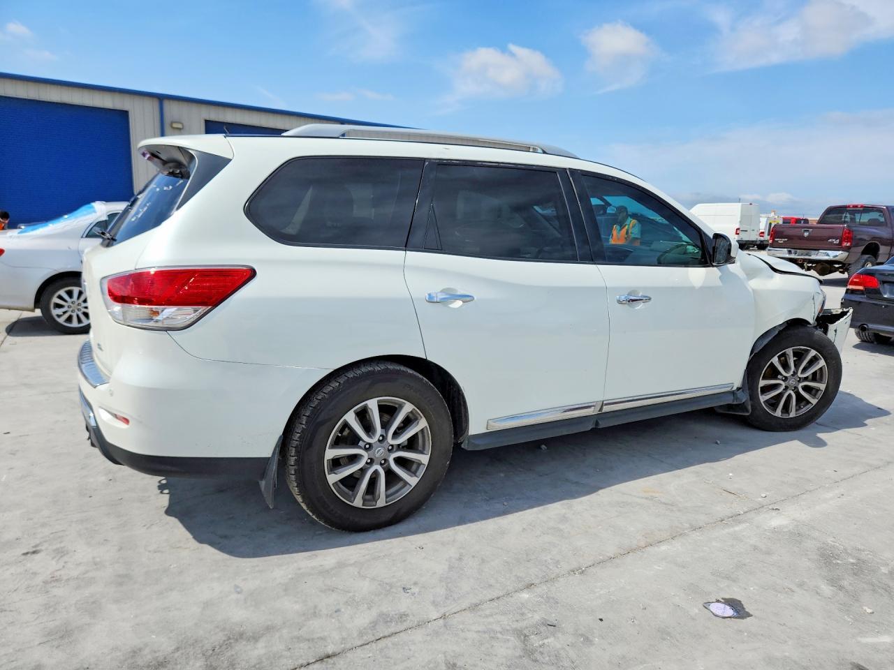 2015 Nissan Pathfinder Sl - Фото 3