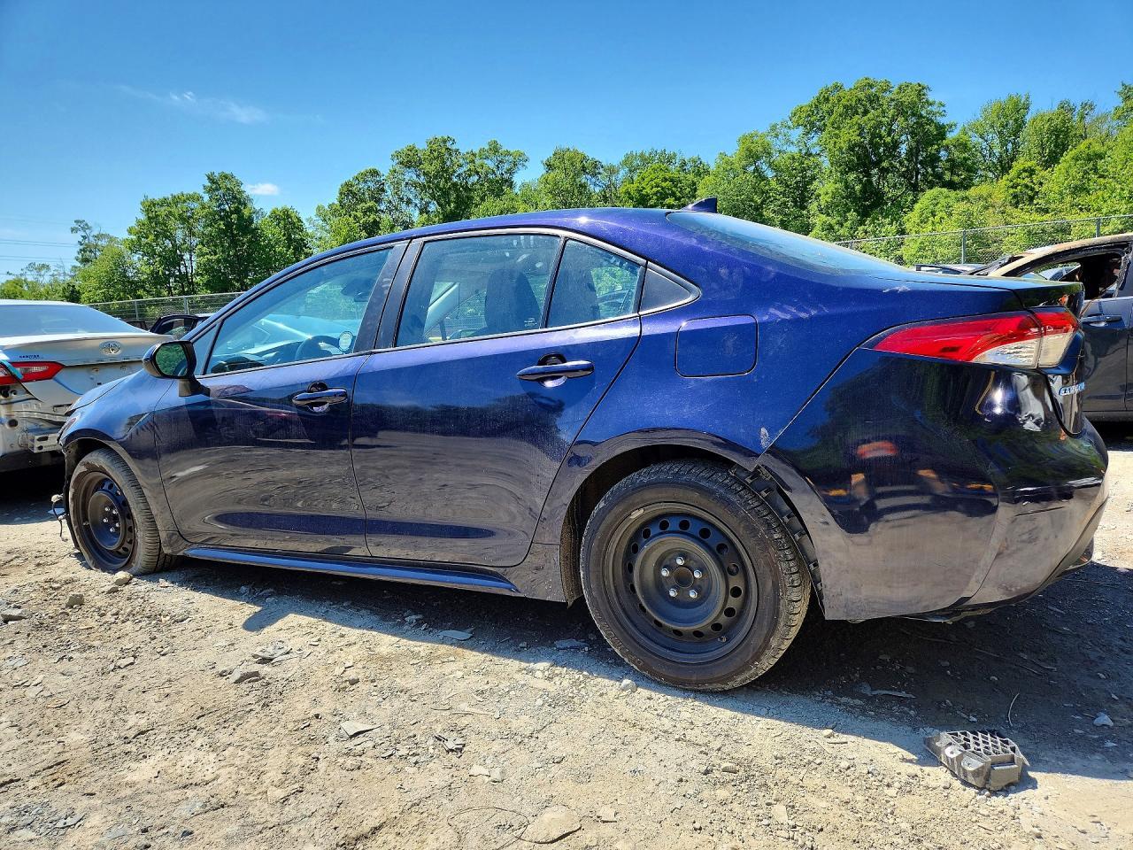 2021 Toyota Corolla Le - Image 2