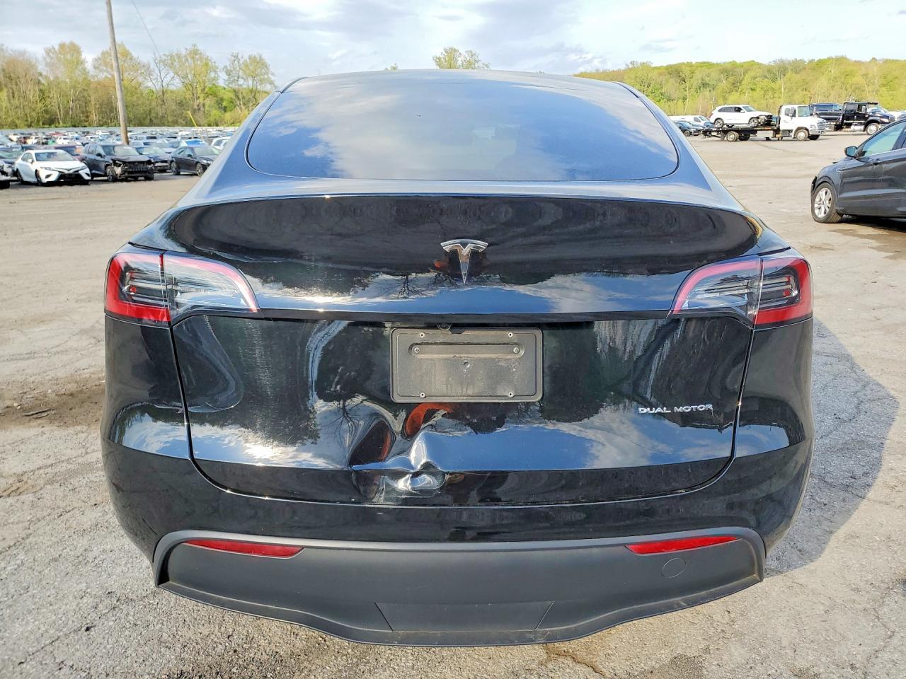 2024 Tesla Model Y - Фото 6