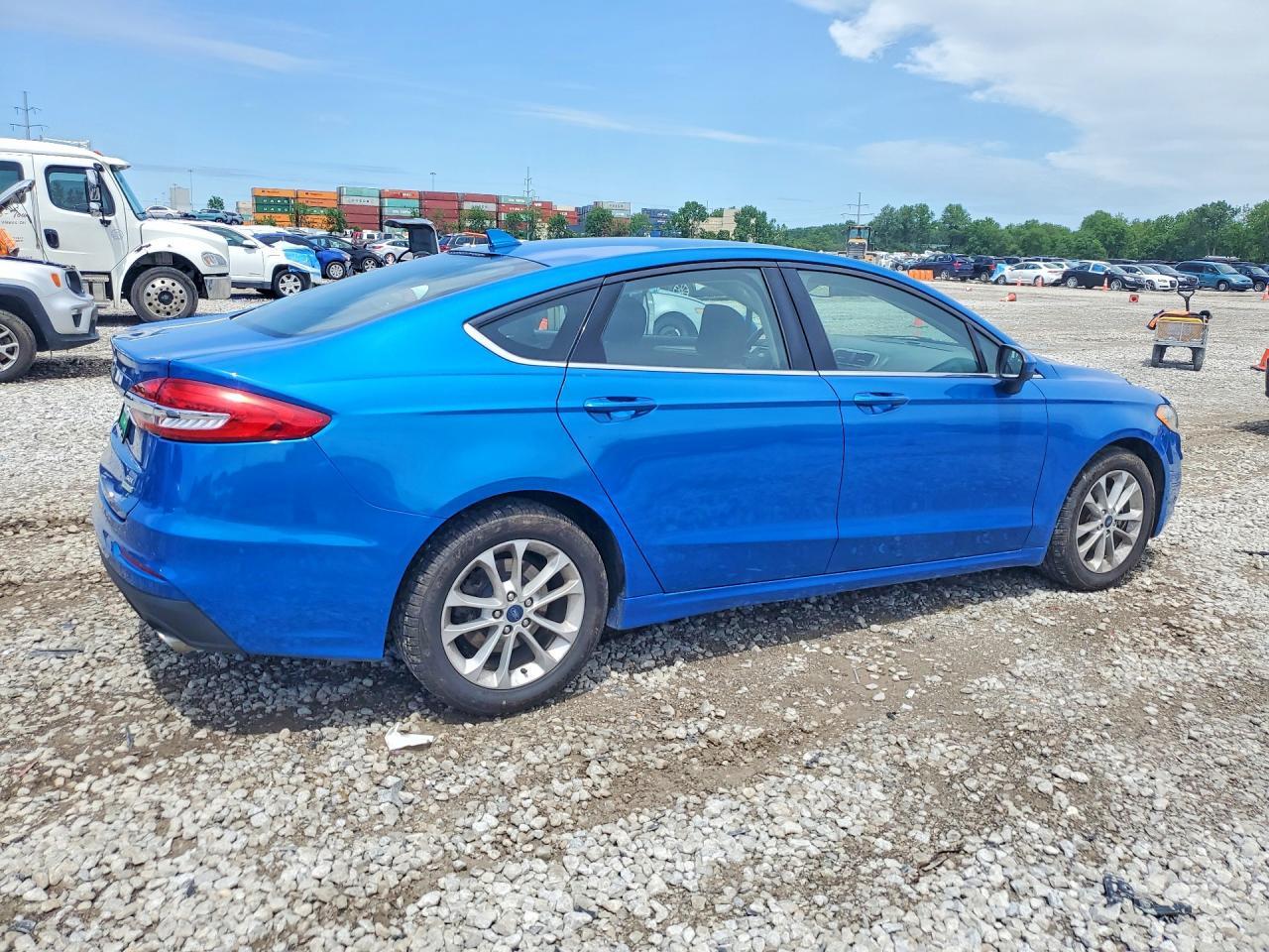 2020 Ford Fusion Se - Фото 3