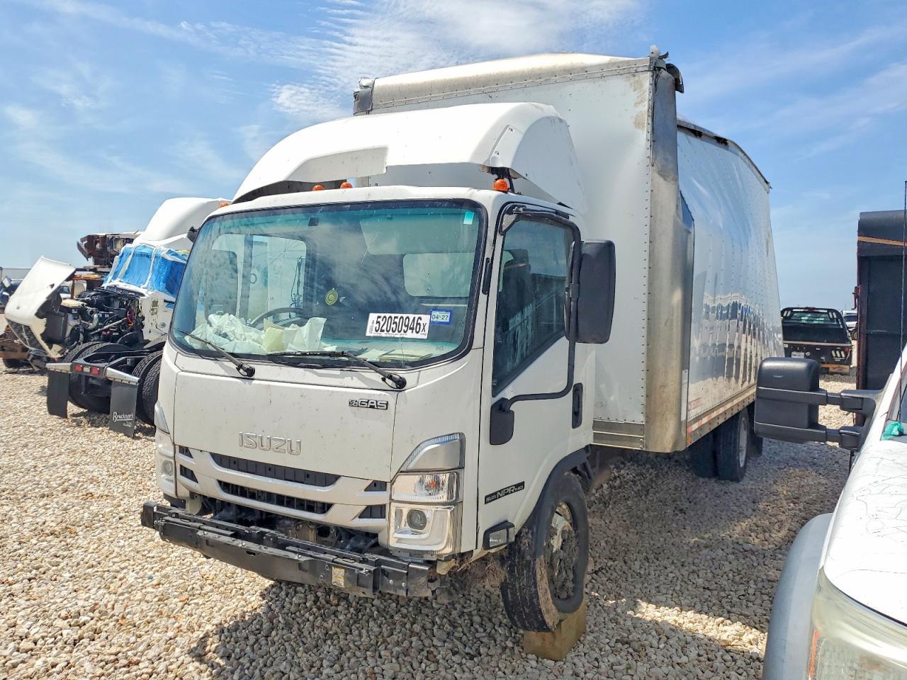 2024 Isuzu Npr Hd Box Truck - Image 2