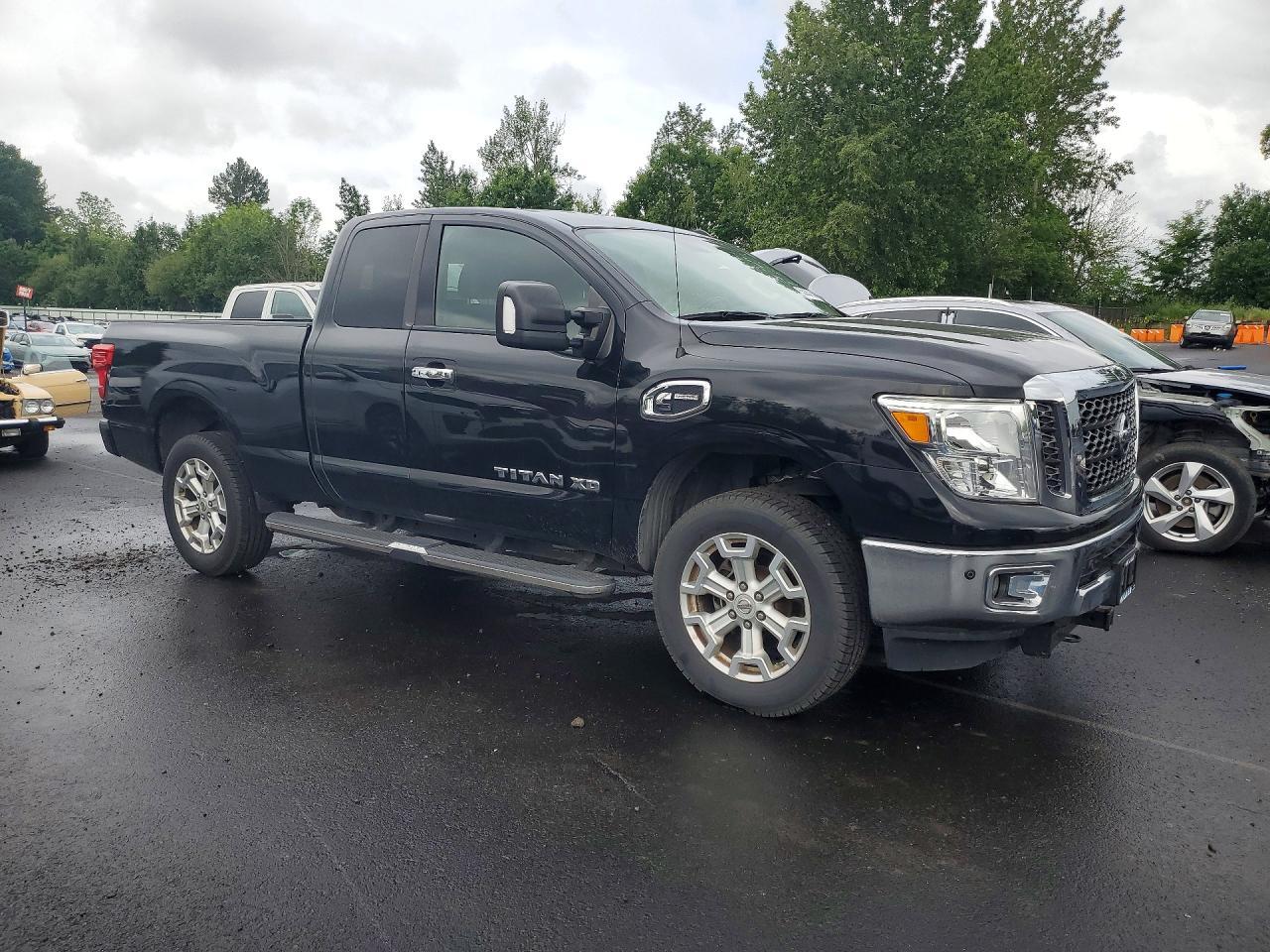 2017 Nissan Titan Xd Sv - Image 4
