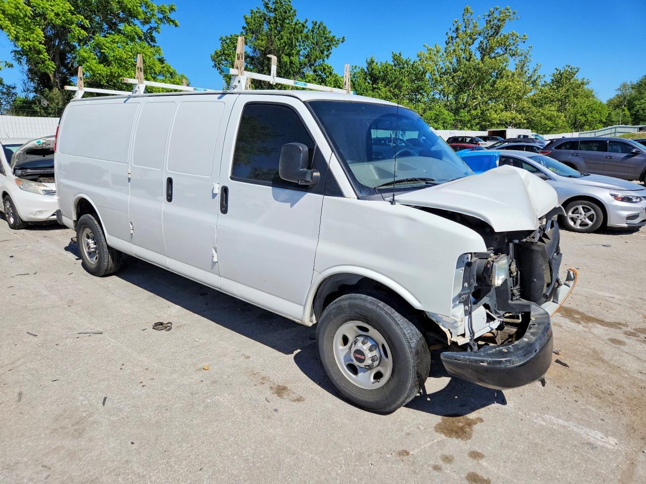2016 GMC Savana G2500 - Фото 4