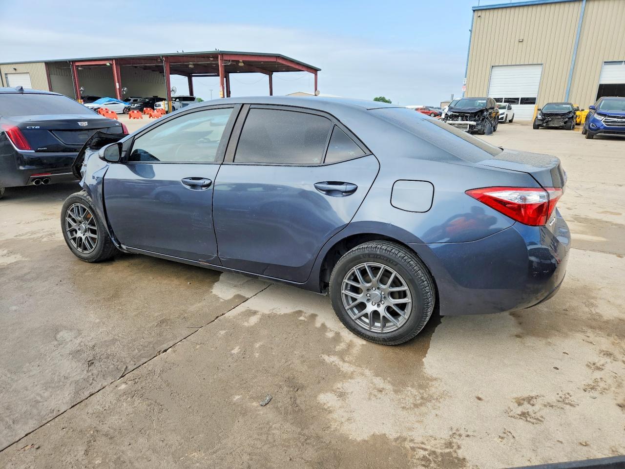 2015 Toyota Corolla Le - Фото 2