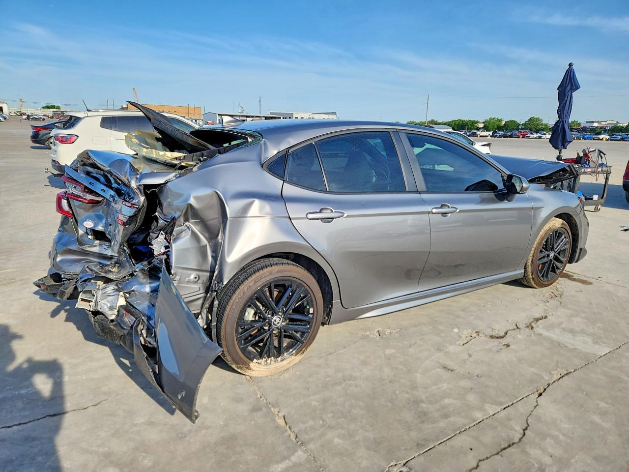 2025 Toyota Camry Se - Фото 3