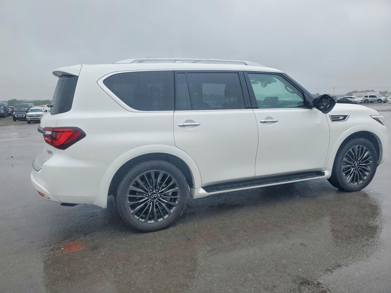 2024 Infiniti Qx80 Luxe - Image 3