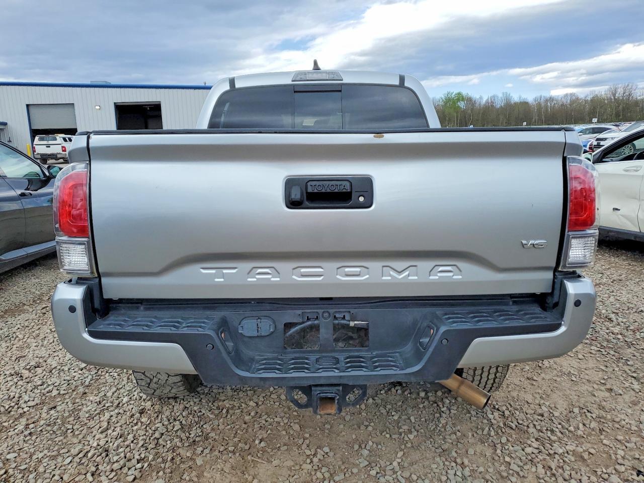 2022 Toyota Tacoma Double Cab - Image 6