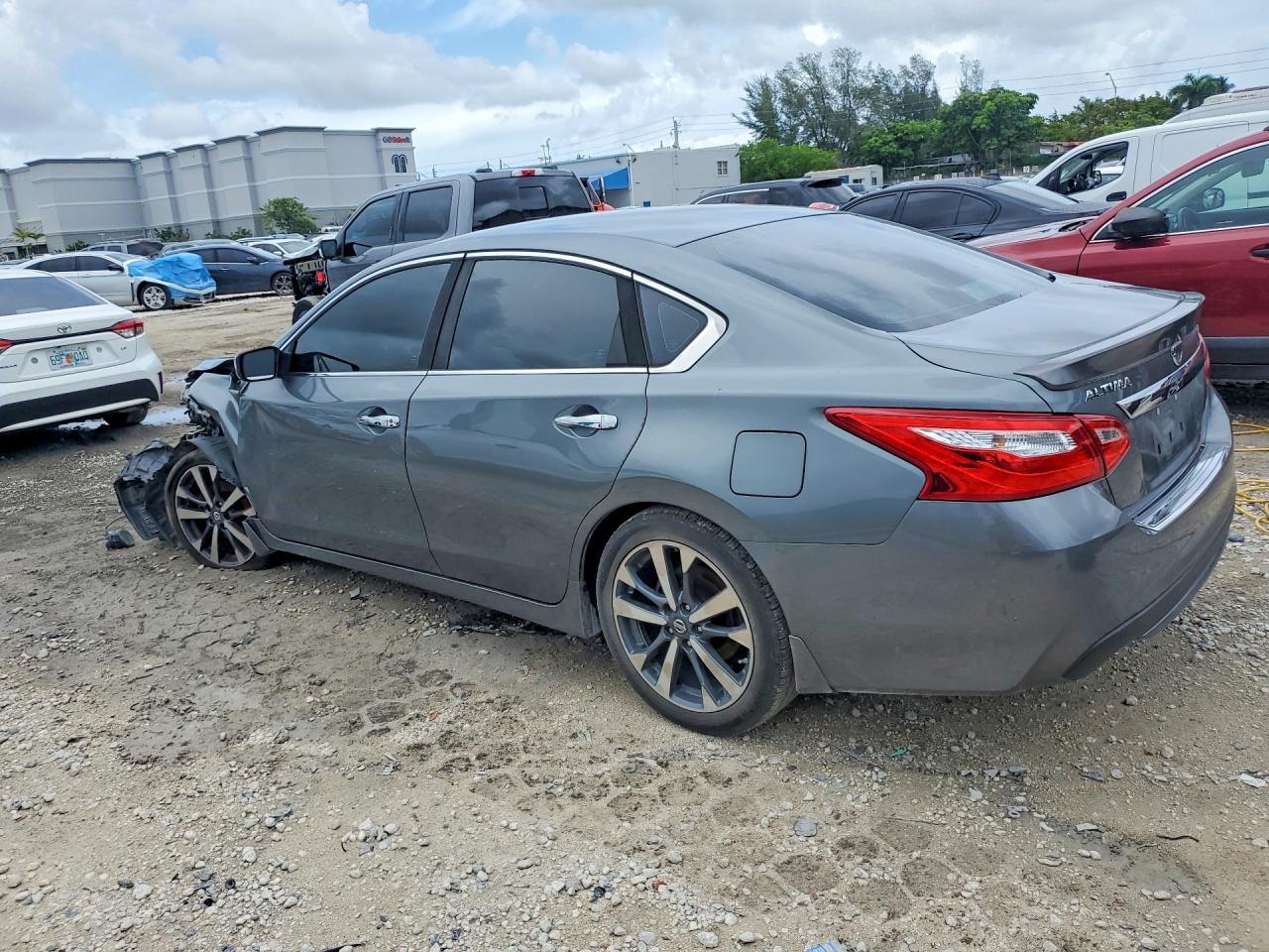 2016 Nissan Altima 2.5 Sr - Image 2