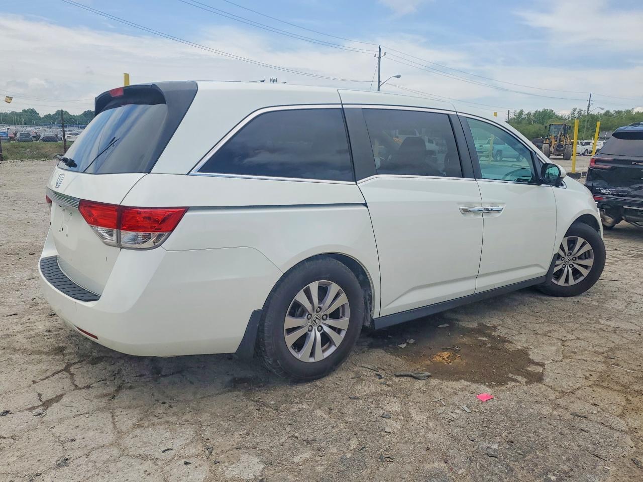2014 Honda Odyssey Ex - Image 3