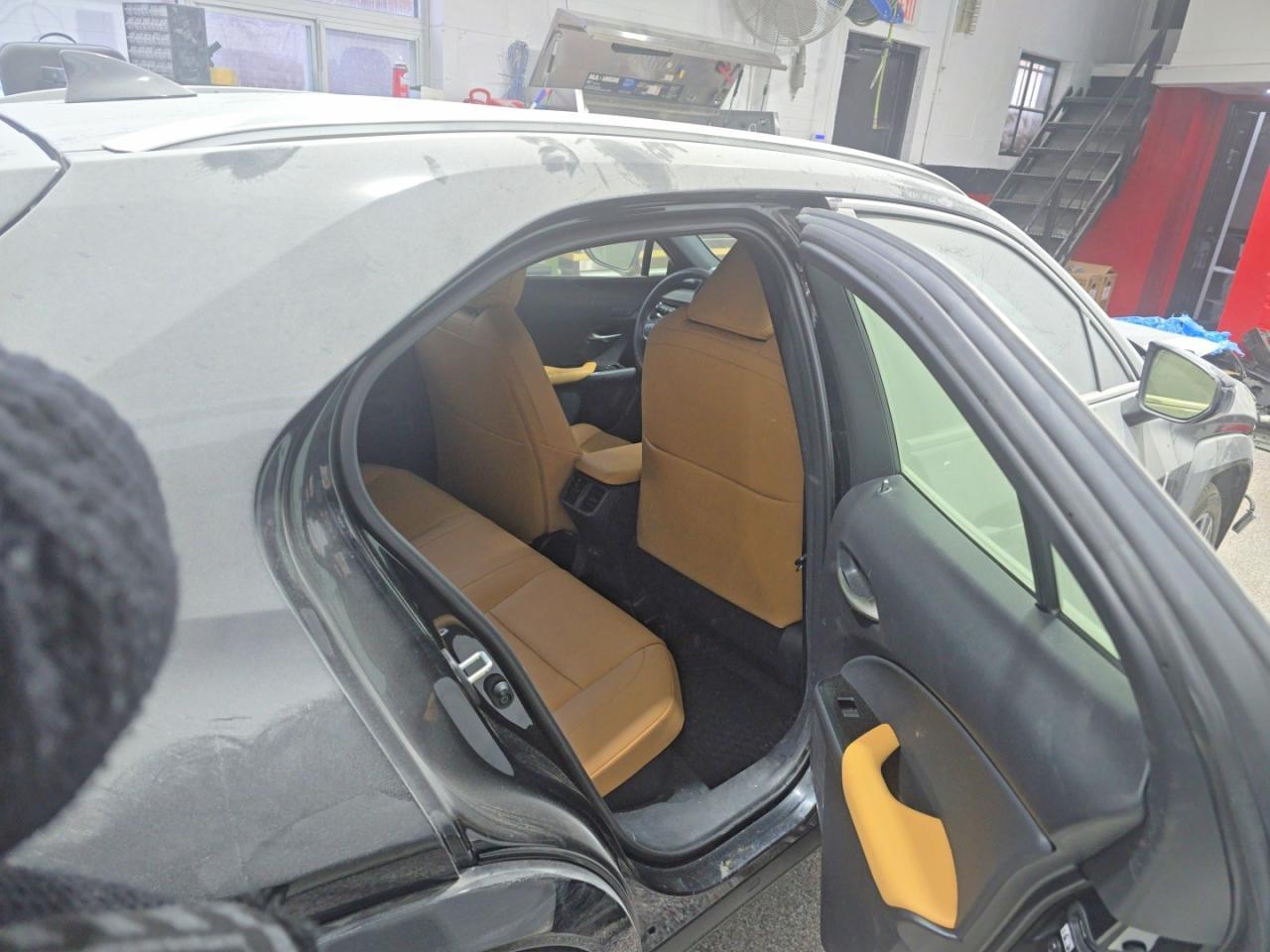 2025 Lexus Ux 300H Base - Фото 6
