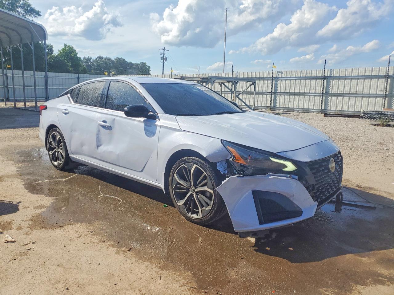2023 Nissan Altima Sr - Фото 4