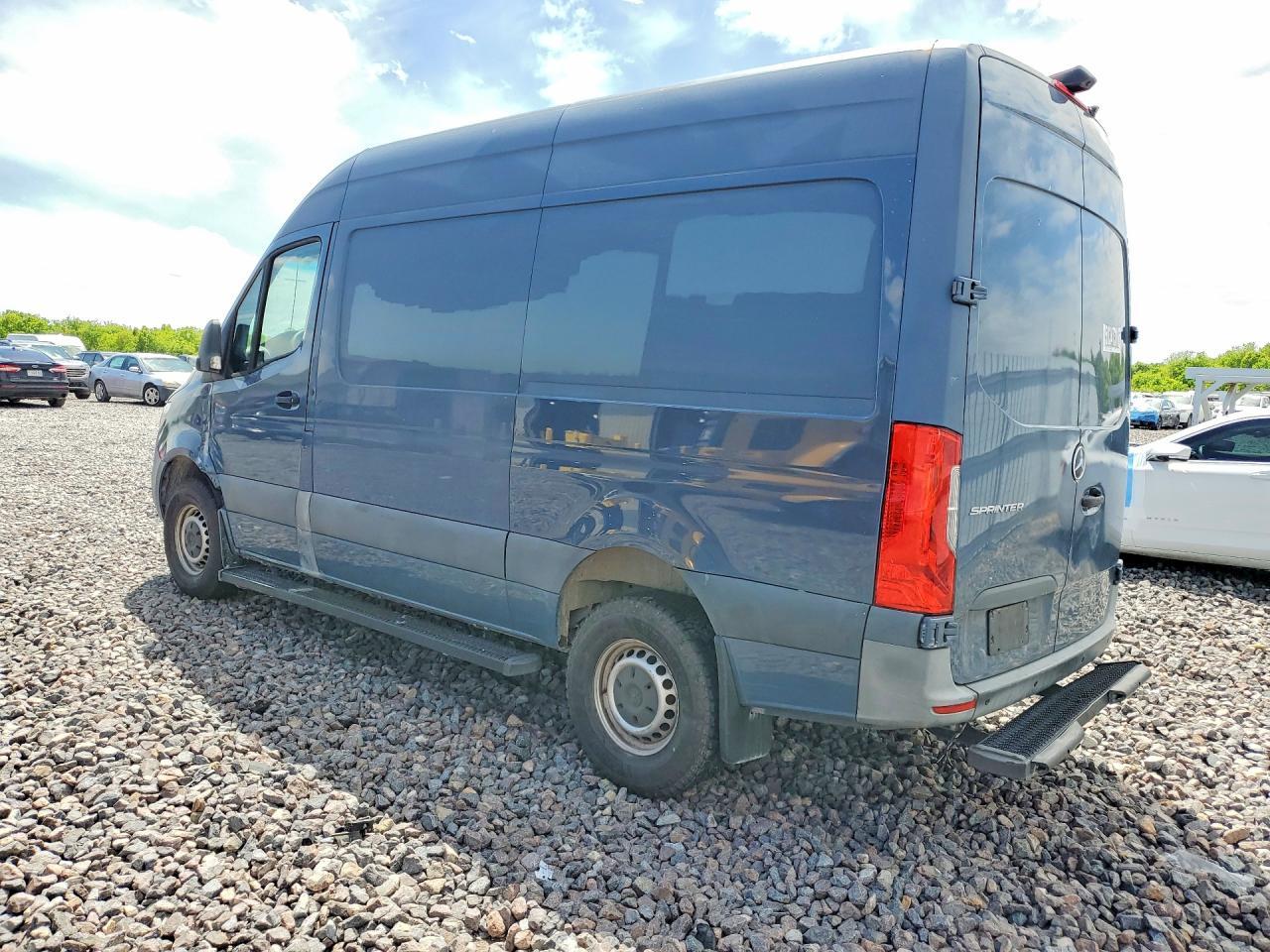2019 Mercedes Benz Sprinter 2500 Delivery Van - Фото 2
