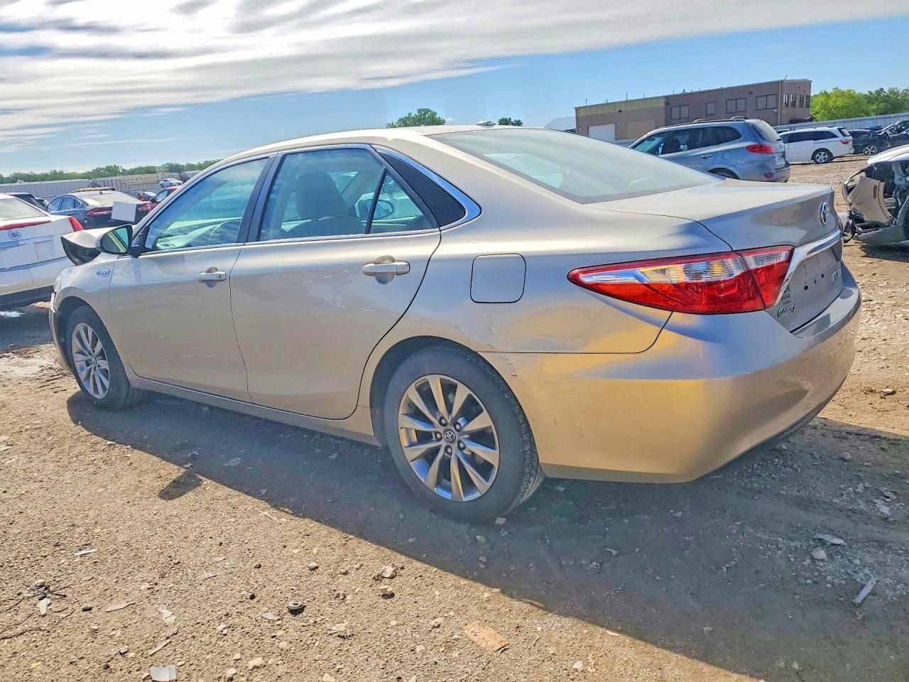 2016 Toyota Camry Hybrid Xle - Фото 2