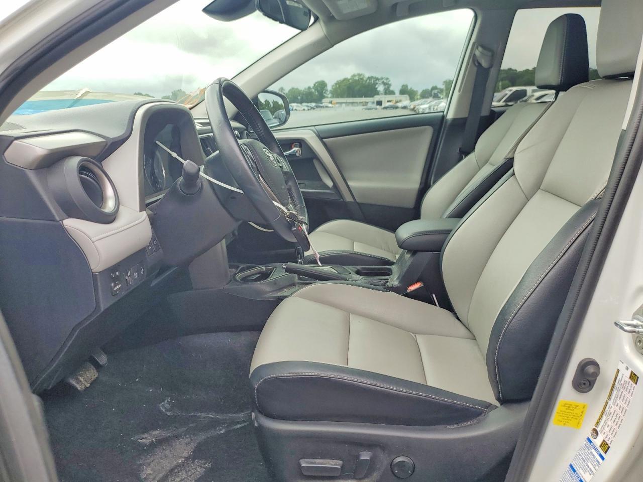 2017 Toyota Rav4 Platinum - Image 7