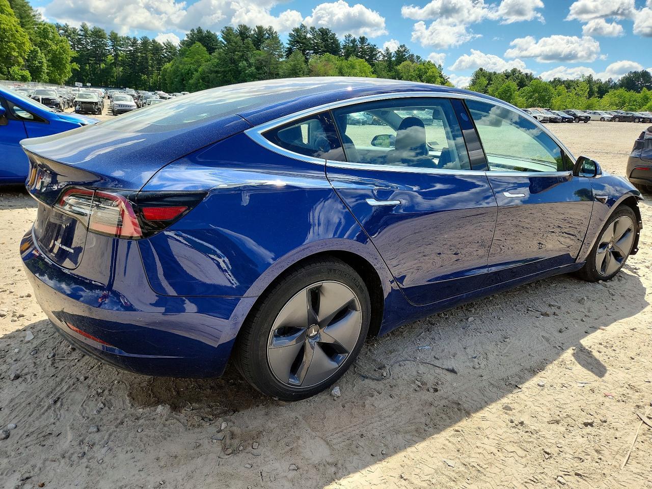 2018 Tesla Model 3 - Image 3